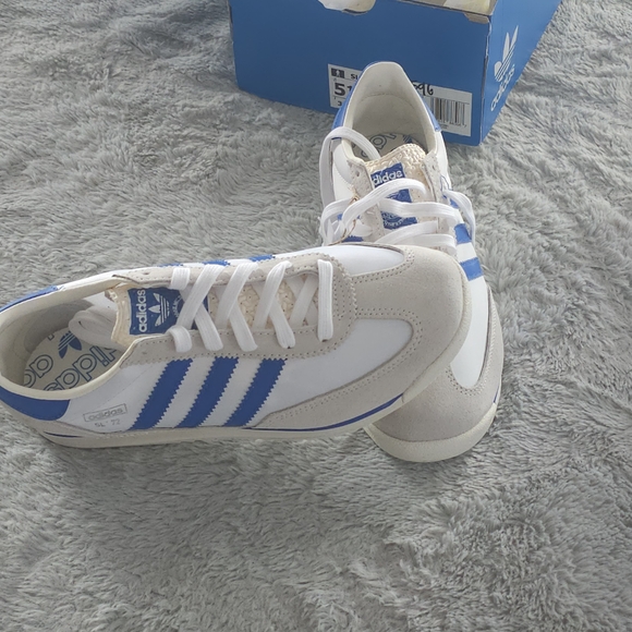 Adidas Kids White and Blue Sneakers - Picture 4 of 10